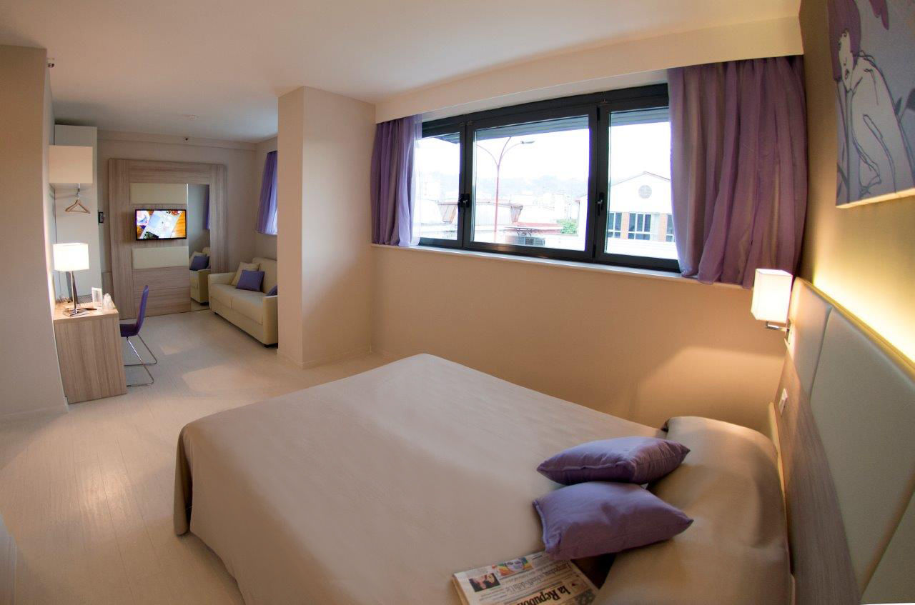 Hotel Cristina Naples Exterior photo